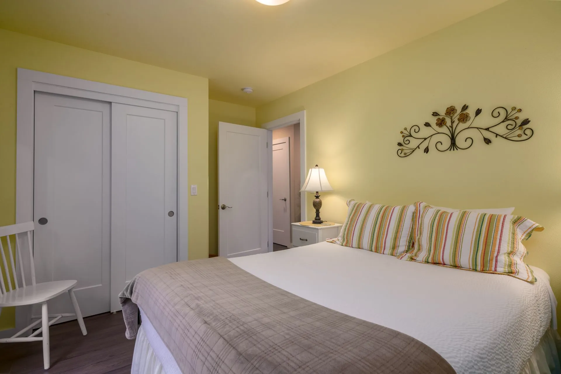 Vacation Rental in Cannon Beach, Anchor's Retreat bedroom