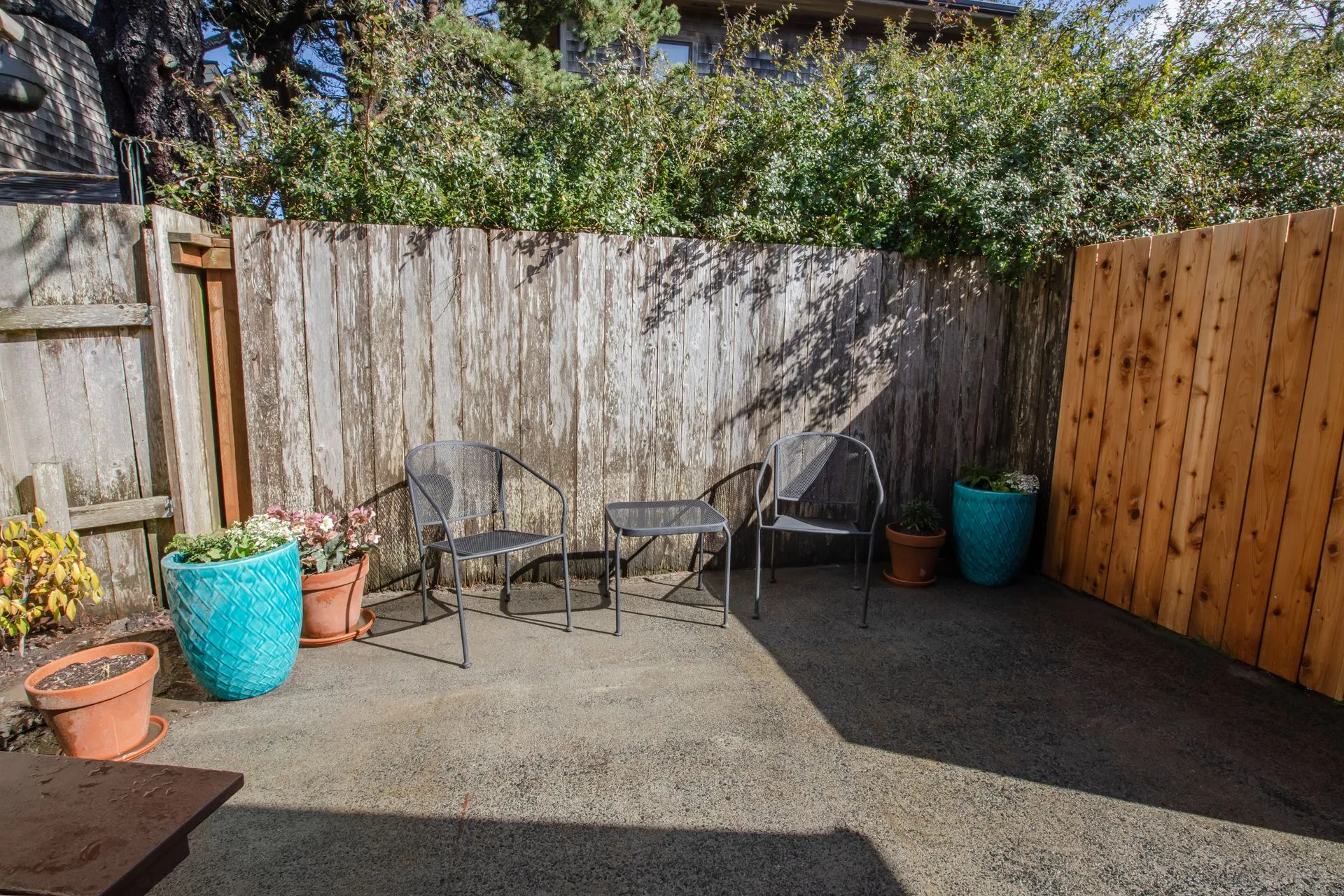 Vacation Rental in Cannon Beach, the Sand Crab patio with chairs