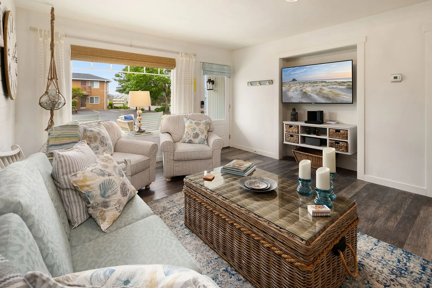 Vacation Rental in Cannon Beach, Beach Blessing living room with couch, armchairs and a TV